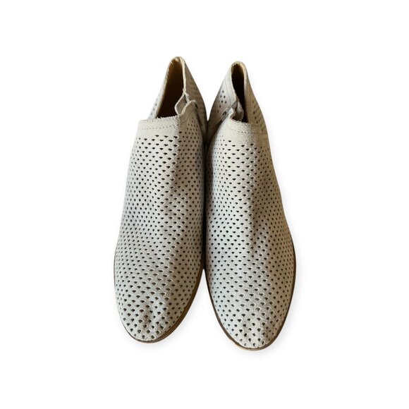 Lucky Brand Baylah2 Gray Suede Perforated booties, Size 9.5 - Picture 2 of 12